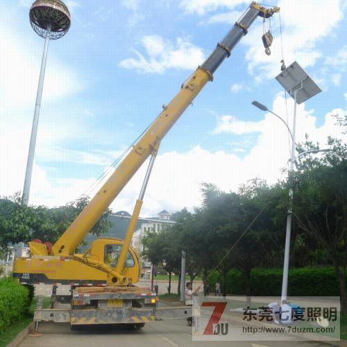 東莞七度照明太陽能路燈安裝施工