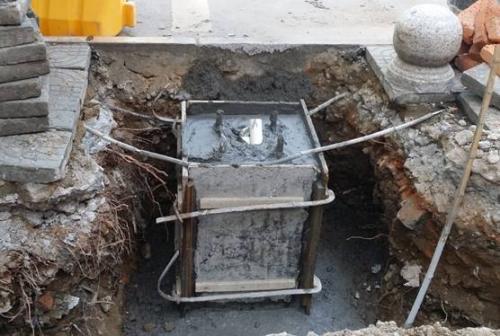 東莞七度照明路燈安裝之路燈基礎(chǔ)實(shí)拍圖片