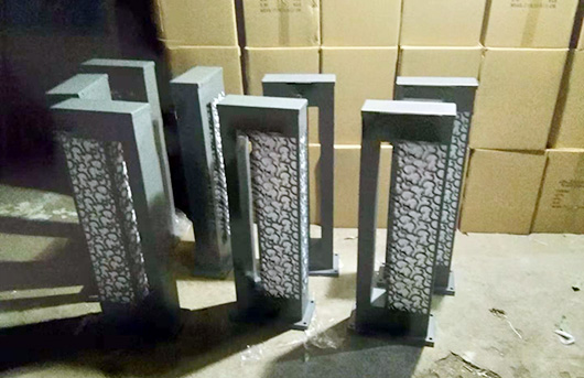 七度照明(QDCPD-006)定制鏤空割花現(xiàn)代草坪燈生產(chǎn)實拍圖片