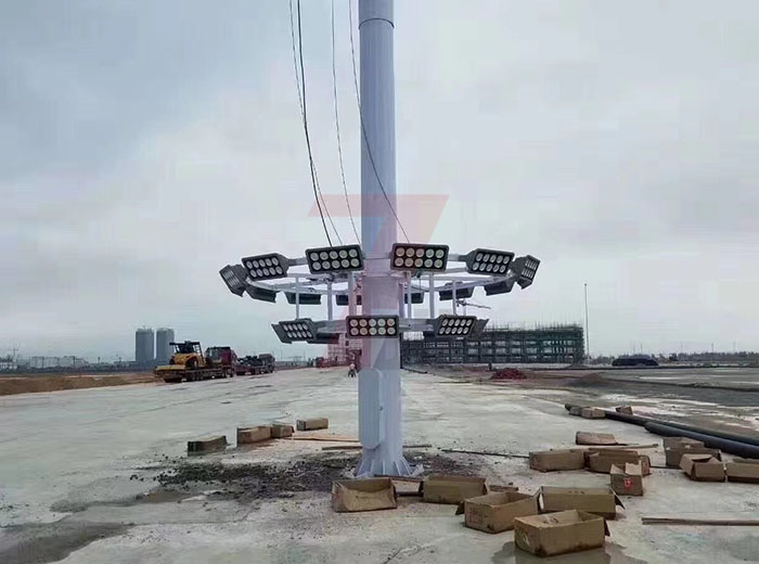 七度照明雙層廣場高桿燈安裝現(xiàn)場圖片效果