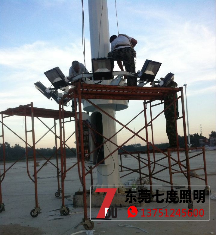 自動升降高桿燈燈盤下降安裝燈具